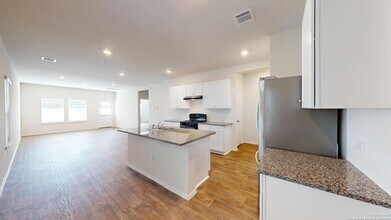 2920 Panther Spg in New Braunfels, TX - Building Photo - Building Photo