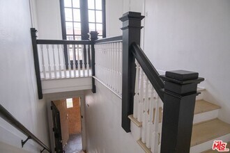 5112 Edgewood Pl in Los Angeles, CA - Building Photo - Building Photo