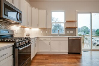 300 Sunrise Ave in Nashville, TN - Building Photo - Building Photo