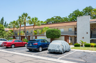 Bay Palms in Largo, FL - Building Photo - Building Photo