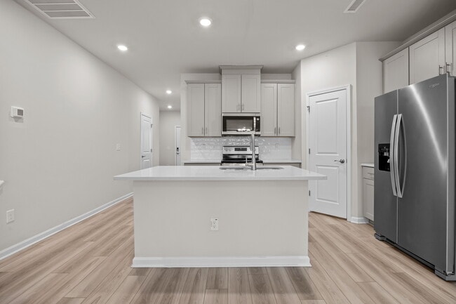 929 Clearhaven Ln in Fuquay Varina, NC - Building Photo - Building Photo