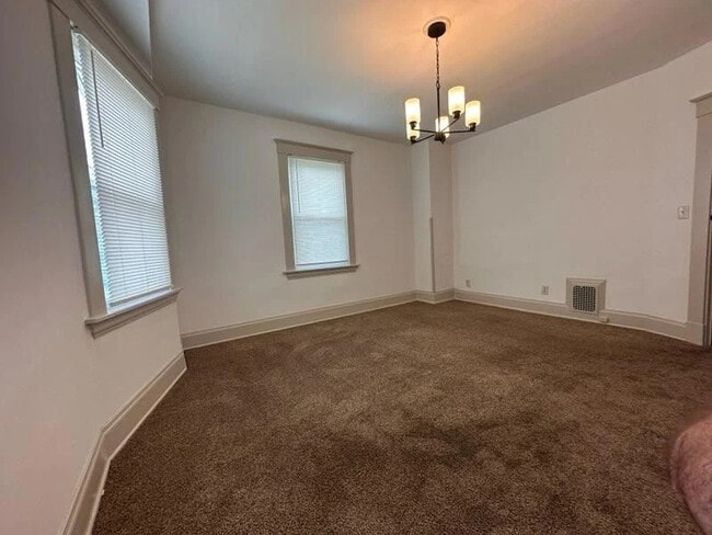 3550 Woodburn Ave in Cincinnati, OH - Building Photo - Building Photo