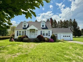 70 Mulberry St in Rhinebeck, NY - Building Photo