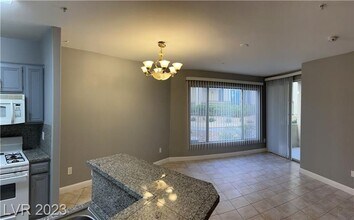 7143 S Durango Dr in Las Vegas, NV - Building Photo - Building Photo