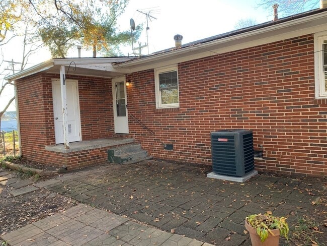 307 Shannon Dr in Greensboro, NC - Building Photo - Building Photo
