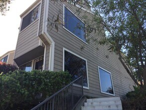 22 Latitude Ct in Newport Beach, CA - Building Photo - Building Photo