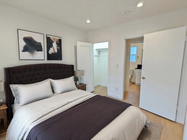 3919 1/2-31-2 Mont Clair St in Los Angeles, CA - Building Photo - Building Photo