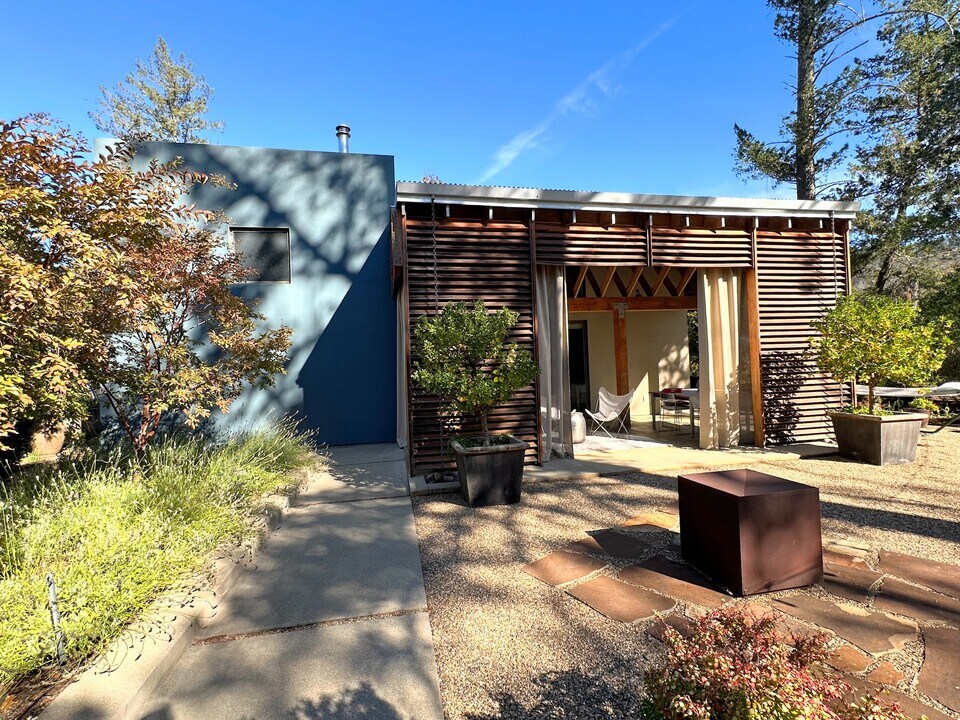 926 Champion Ln in Deer Park, CA - Building Photo