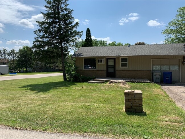 property at 737 Forest Hills Dr SW