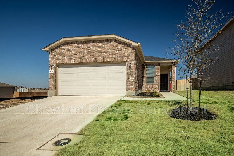 8329 Kinclaven Ct in Converse, TX - Building Photo