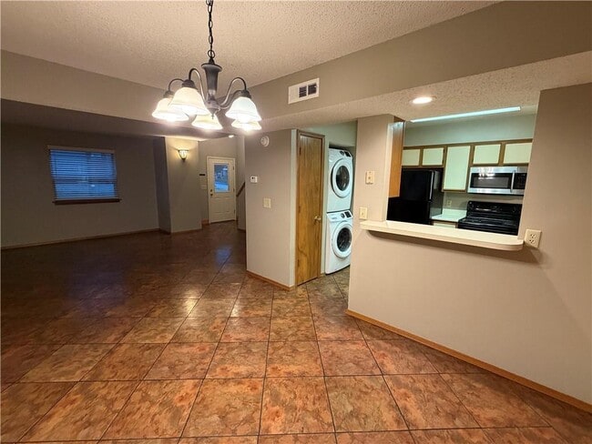 515 W Benton St in Siloam Springs, AR - Building Photo - Building Photo