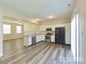 10810 Running Brook Rd in Indianapolis, IN - Building Photo - Building Photo