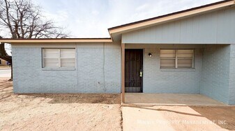 4638 52nd St, Unit A in Lubbock, TX - Building Photo