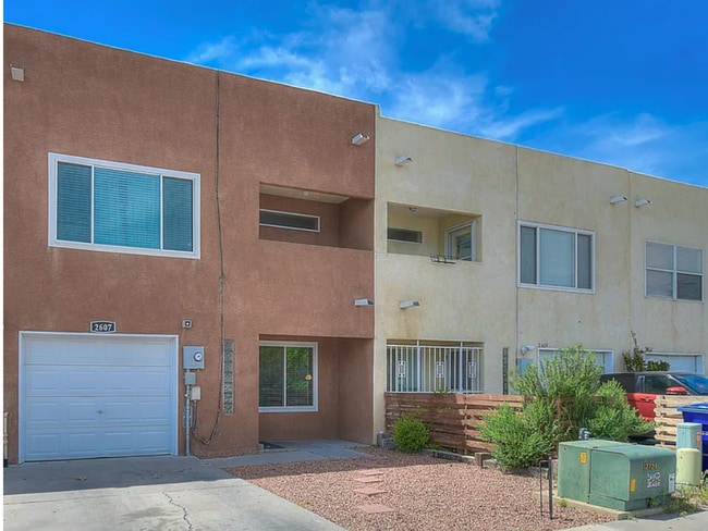 property at 2607 Alamogordo Dr NW