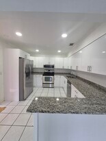 415 Forest Hill Blvd in West Palm Beach, FL - Building Photo