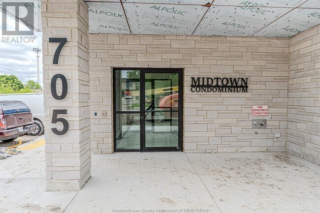 705 Grand Marais Rd E in Windsor, ON - Building Photo - Building Photo