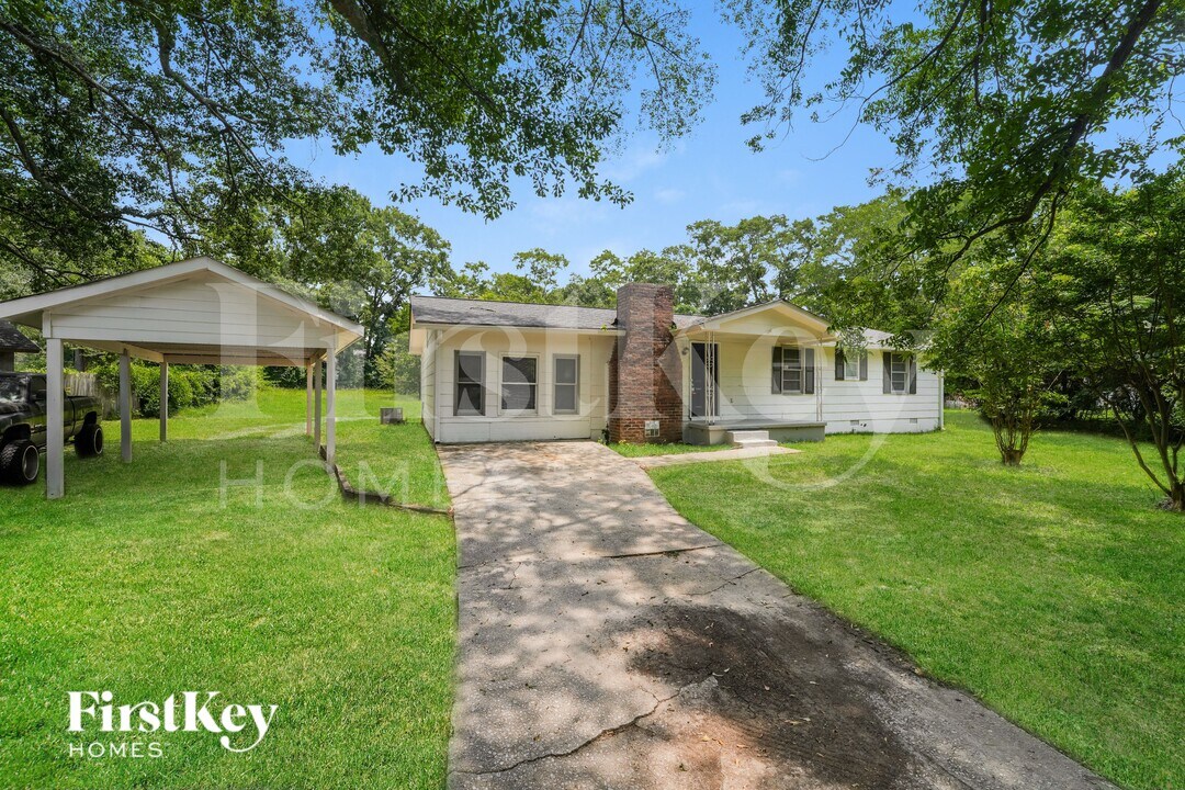 1038 Adrian Cir SW in Conyers, GA - Building Photo