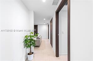 1000 Brickell Plz, Unit # 4506 in Miami, FL - Building Photo - Building Photo