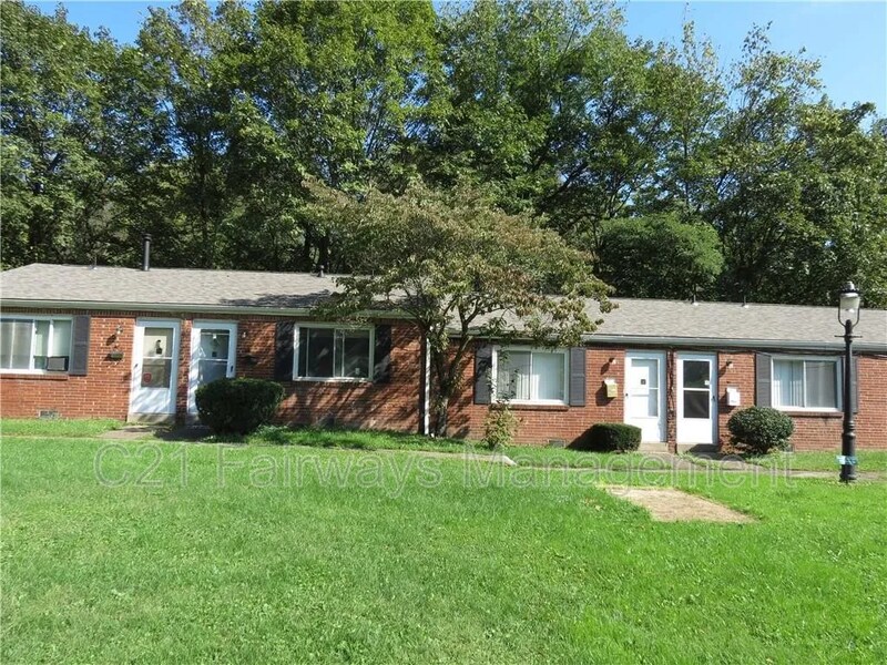 1Penn 7th St in Penn Hills, PA - Building Photo