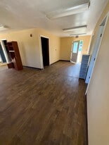 207 W Walnut St in New Paris, OH - Building Photo