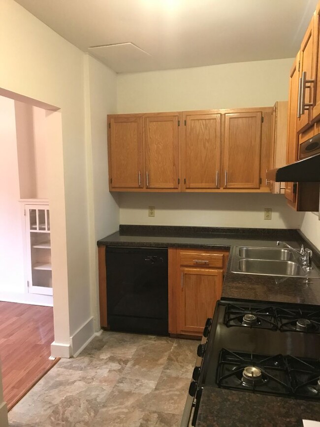 5876 Shady Forbes Terrace in Pittsburgh, PA - Building Photo - Building Photo