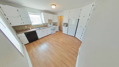 21836 Alger St in St. Clair Shores, MI - Building Photo - Building Photo