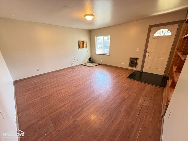 1007 W Fremont Ave in Selah, WA - Building Photo - Building Photo
