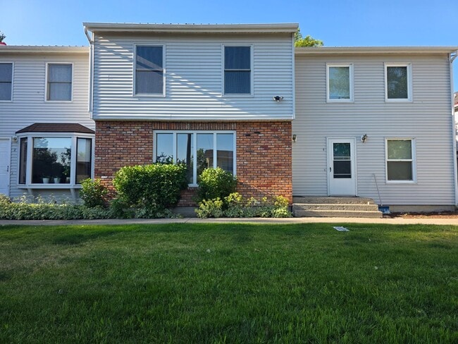 property at 917 N 17th Ave