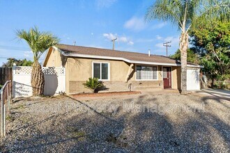 260 Val Monte Dr in Hemet, CA - Building Photo - Building Photo