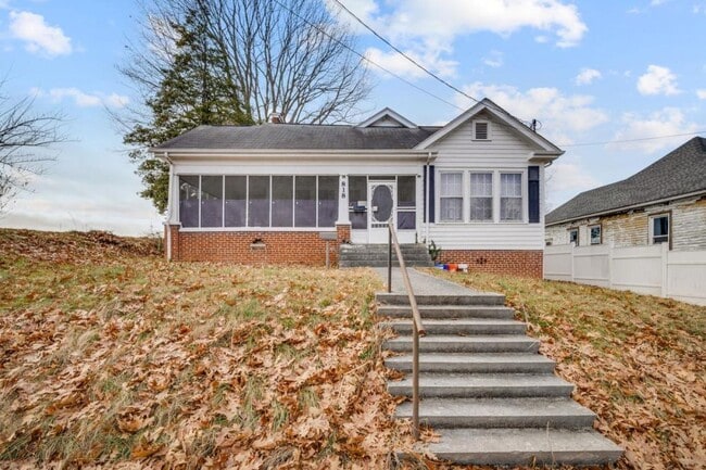 property at 818 5th St