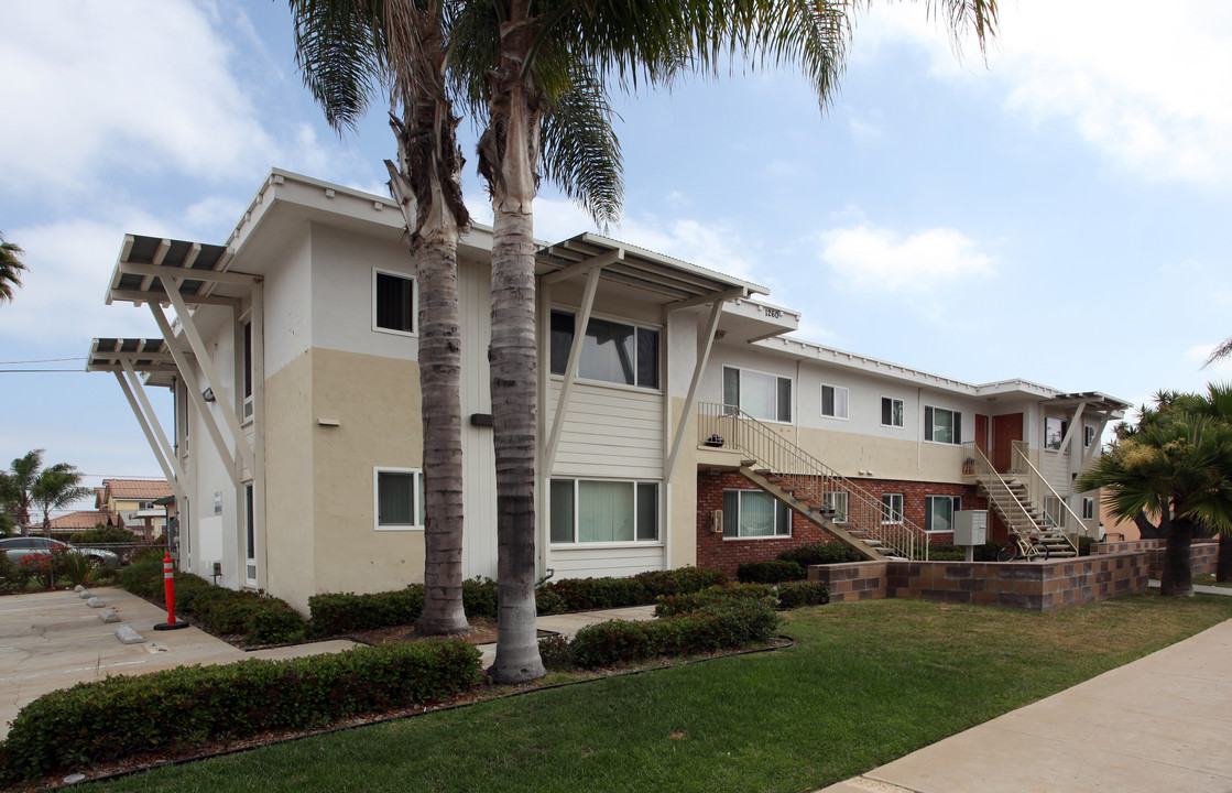 1260 Calla Ave in Imperial Beach, CA - Foto de edificio