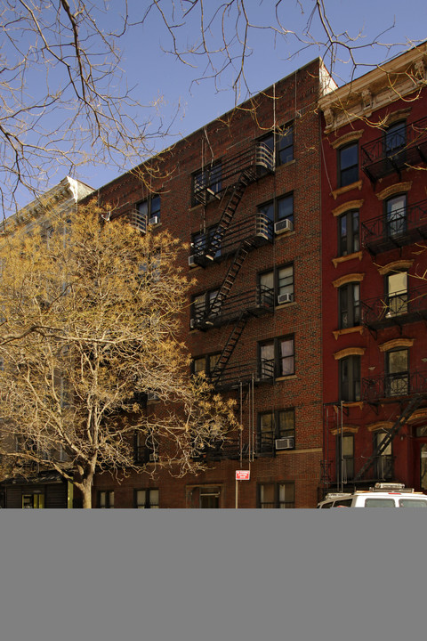 313-315 E 5th St in New York, NY - Foto de edificio