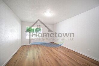 104 E 15th Ave in Post Falls, ID - Building Photo - Building Photo