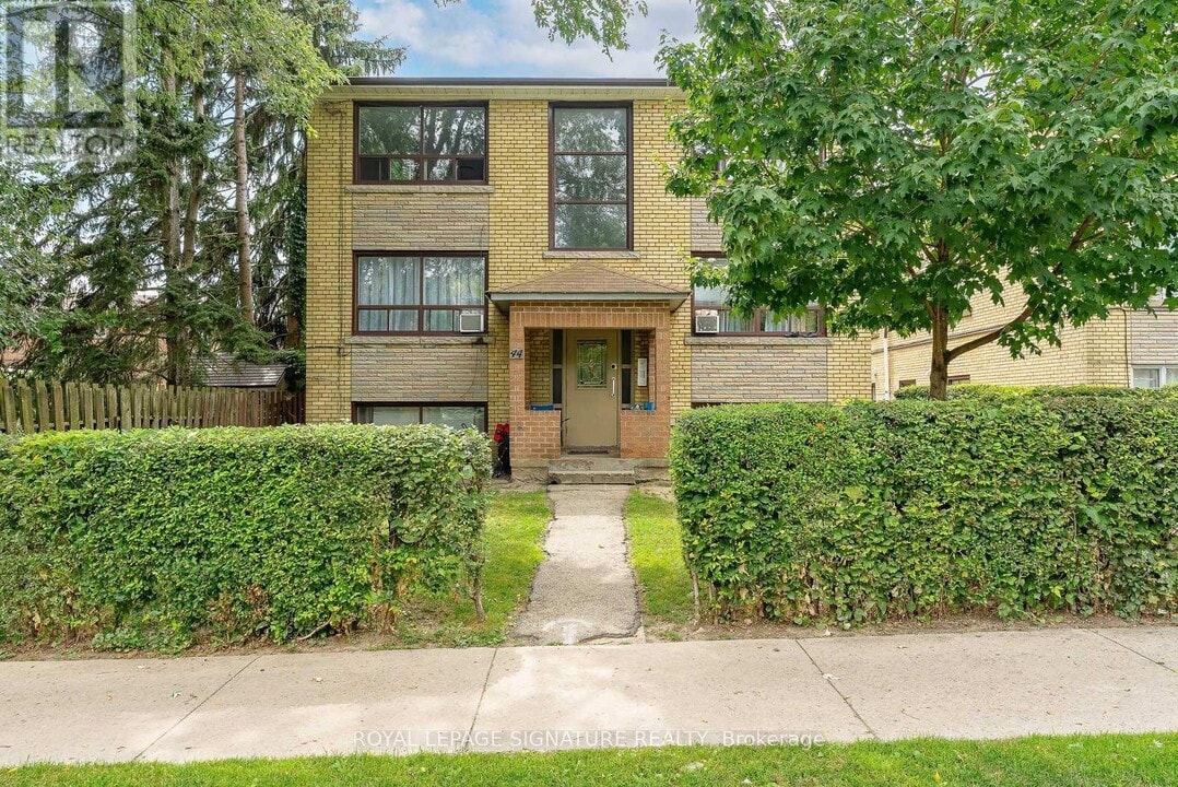 44 Albert Ave in Toronto, ON - Building Photo