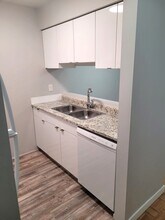 921 Thurlow St in Vancouver, BC - Building Photo - Building Photo