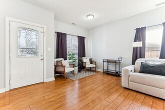 2421 Birch St in Norfolk, VA - Foto de edificio - Building Photo