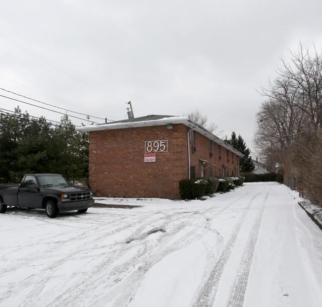 895 Bernhard Rd in Columbus, OH - Building Photo - Building Photo