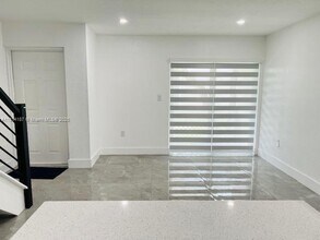 17505 NW 67th Pl in Hialeah, FL - Building Photo - Building Photo