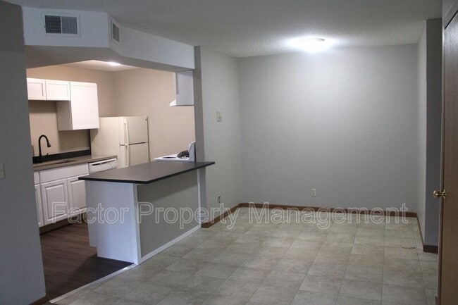 1530 Warren St in Mankato, MN - Building Photo - Building Photo