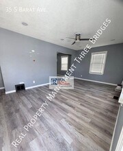 35 S Barat Ave in Ferguson, MO - Building Photo - Building Photo
