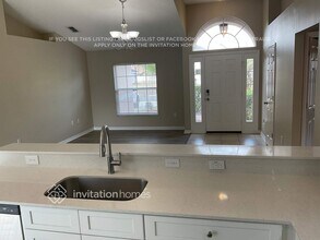 3163 Pigeon Cove St, Unit 208 in Deltona, FL - Foto de edificio - Building Photo