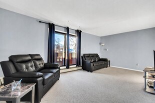 10609 102 St in Grande Prairie, AB - Building Photo