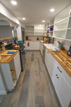 4157 SE Brooklyn St, Unit UnitB-FullFlat in Portland, OR - Building Photo - Building Photo