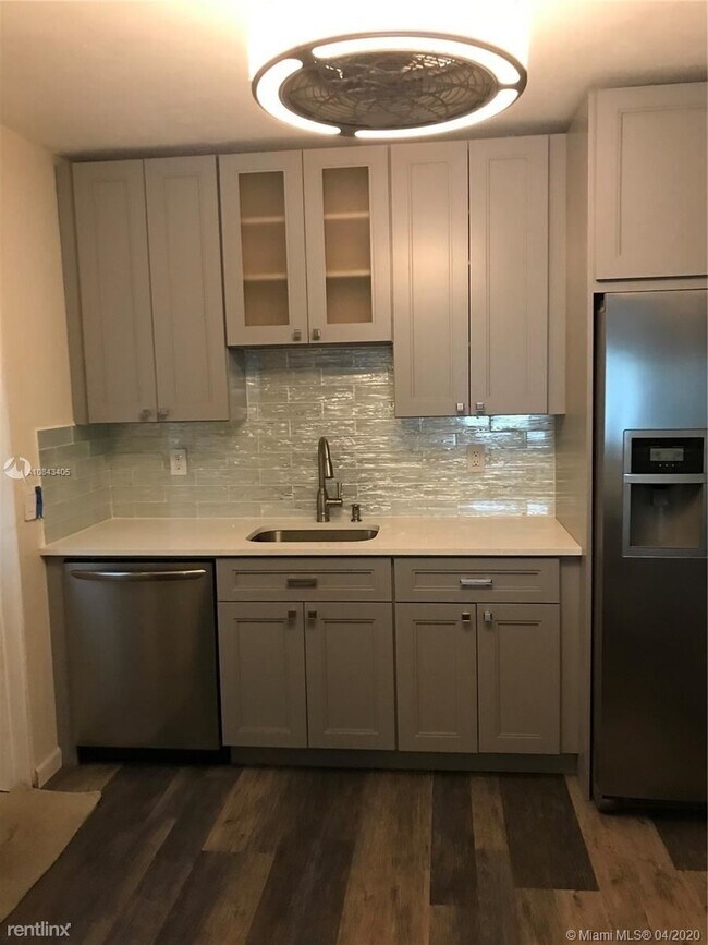 2804 N Ocean Blvd in Fort Lauderdale, FL - Building Photo - Building Photo