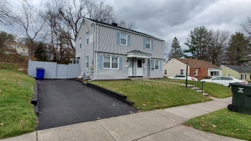 94 Cortland Cir in West Hartford, CT - Foto de edificio