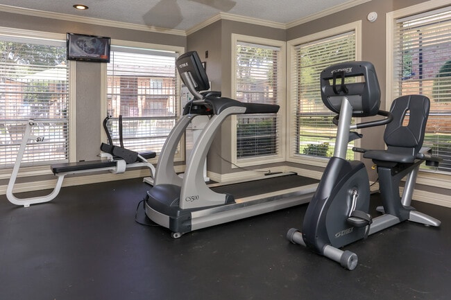 Saddle Brook in Longview, TX - Building Photo - Interior Photo