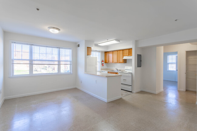 Carver Terrace Apartments in Washington, DC - Foto de edificio - Interior Photo