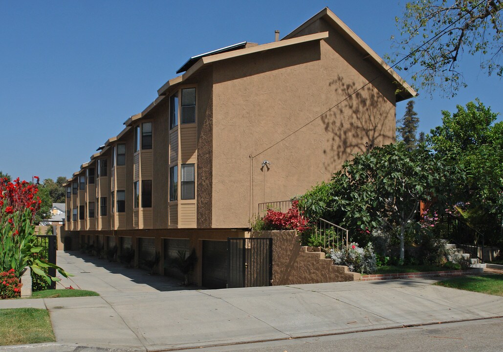 279-281 N Holliston Ave in Pasadena, CA - Foto de edificio