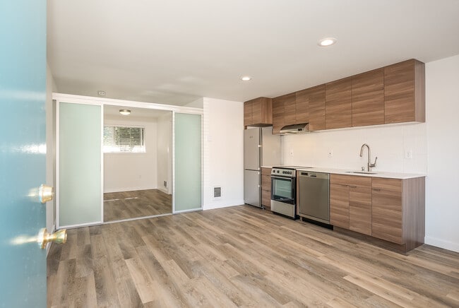 1211 Northeast 56th Street, Unit Apt 1215