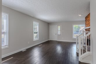 Turkey Run Village in Dublin, OH - Building Photo - Interior Photo